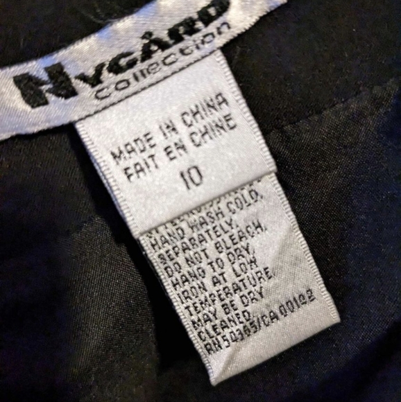 Nygard Black Pleated Skirt with Tiny Bow Detail - Picture 4 of 4